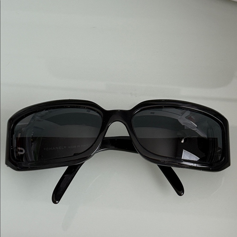 Vintage authentic CHANEL Black Quilted Sunglasses with Silver Accents - Picture 2 of 11